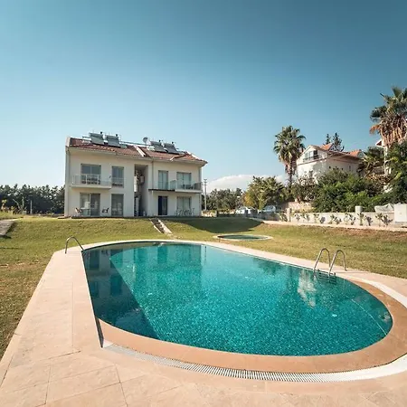 3br Amazing Garden With Pool In